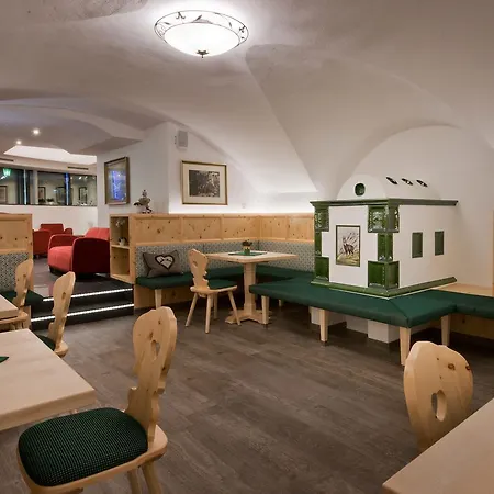 Neuwirt Hotel 3*
