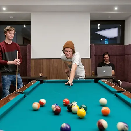 Neuwirt فندق زيل أم زيلر